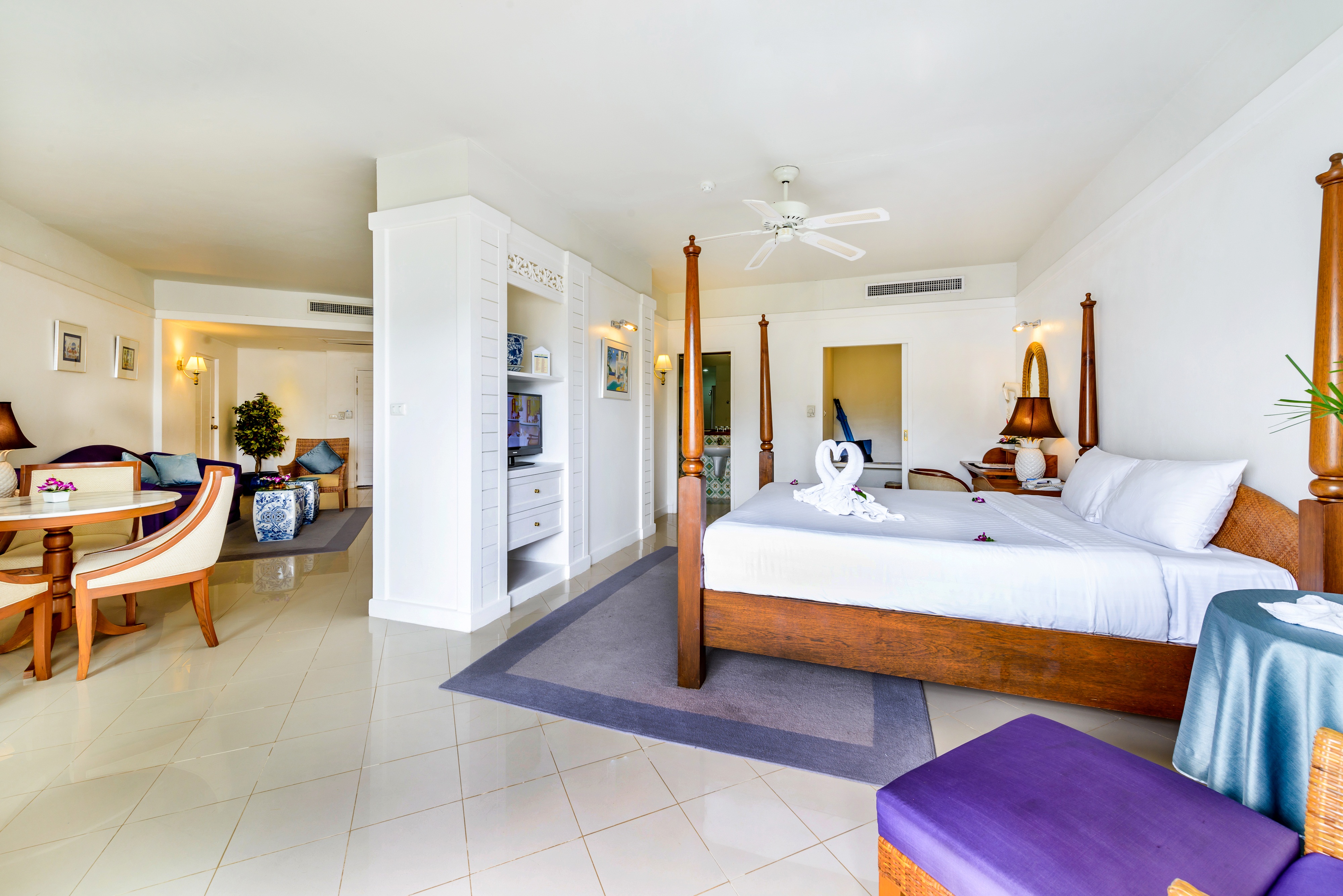 Deluxe Room at Andaman Seaview Hotel - Karon Beach